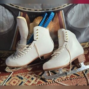White Ice Skates Women's 10.5